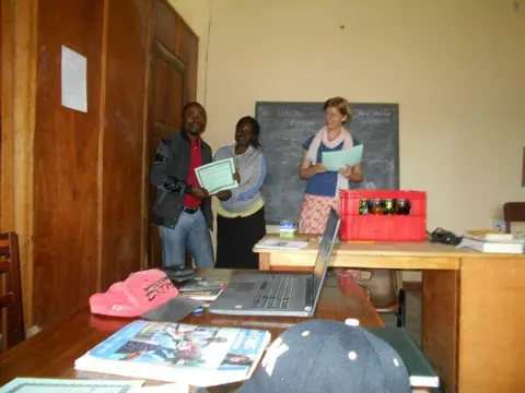 Betabelanɛ a eluu ndasu | Aidons-nous pour notre langue