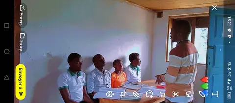 l'enseignement en langue se poursuit au bureau de la traduction Biblique en langue Bhele